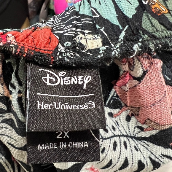 NWT-Her Universe/Disney’s Lion King 2 pce set pumba’s jungle shirt/skirt 2X - Picture 16 of 16